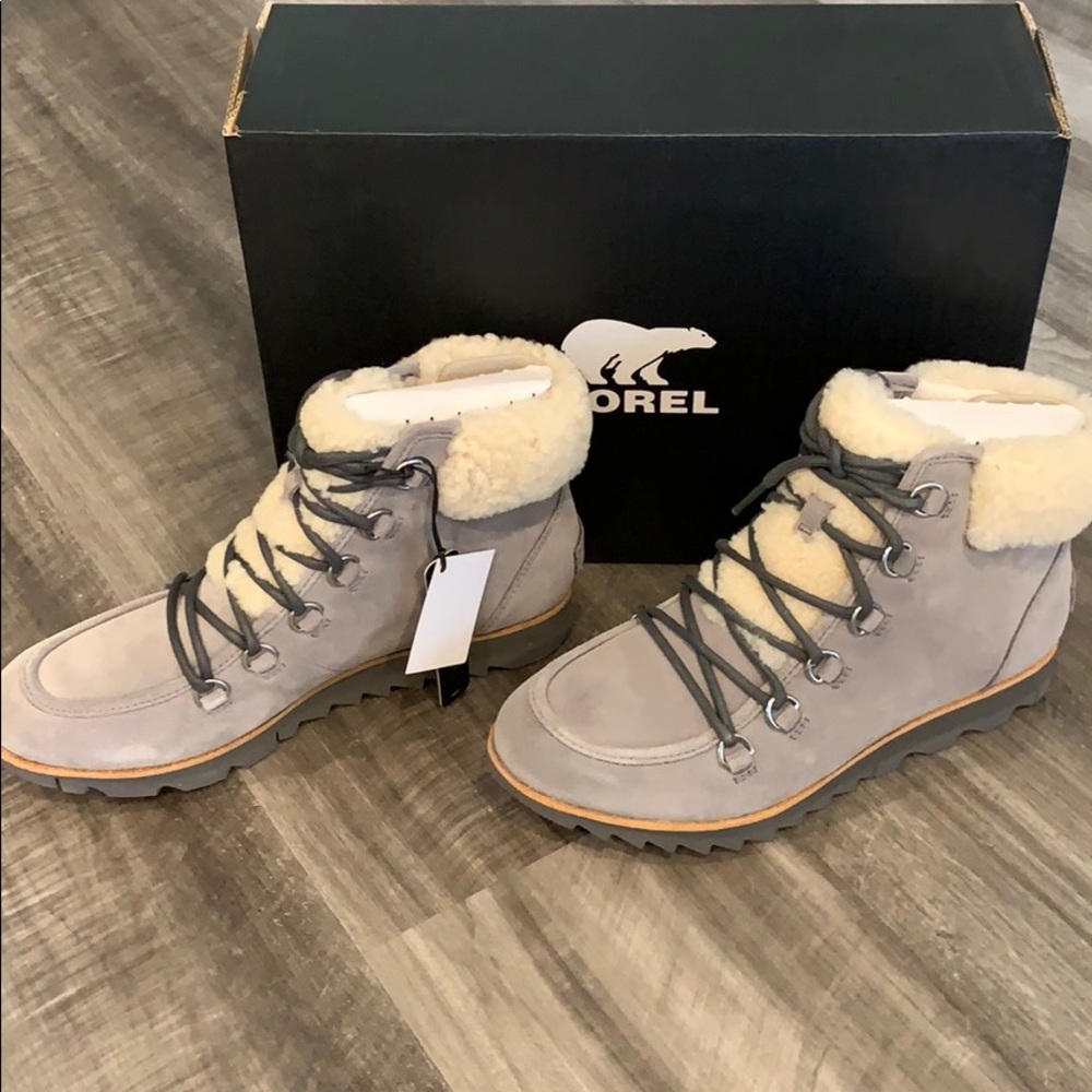 NWT!! Sorel! Harlow Lace Cozy! Size: 8!